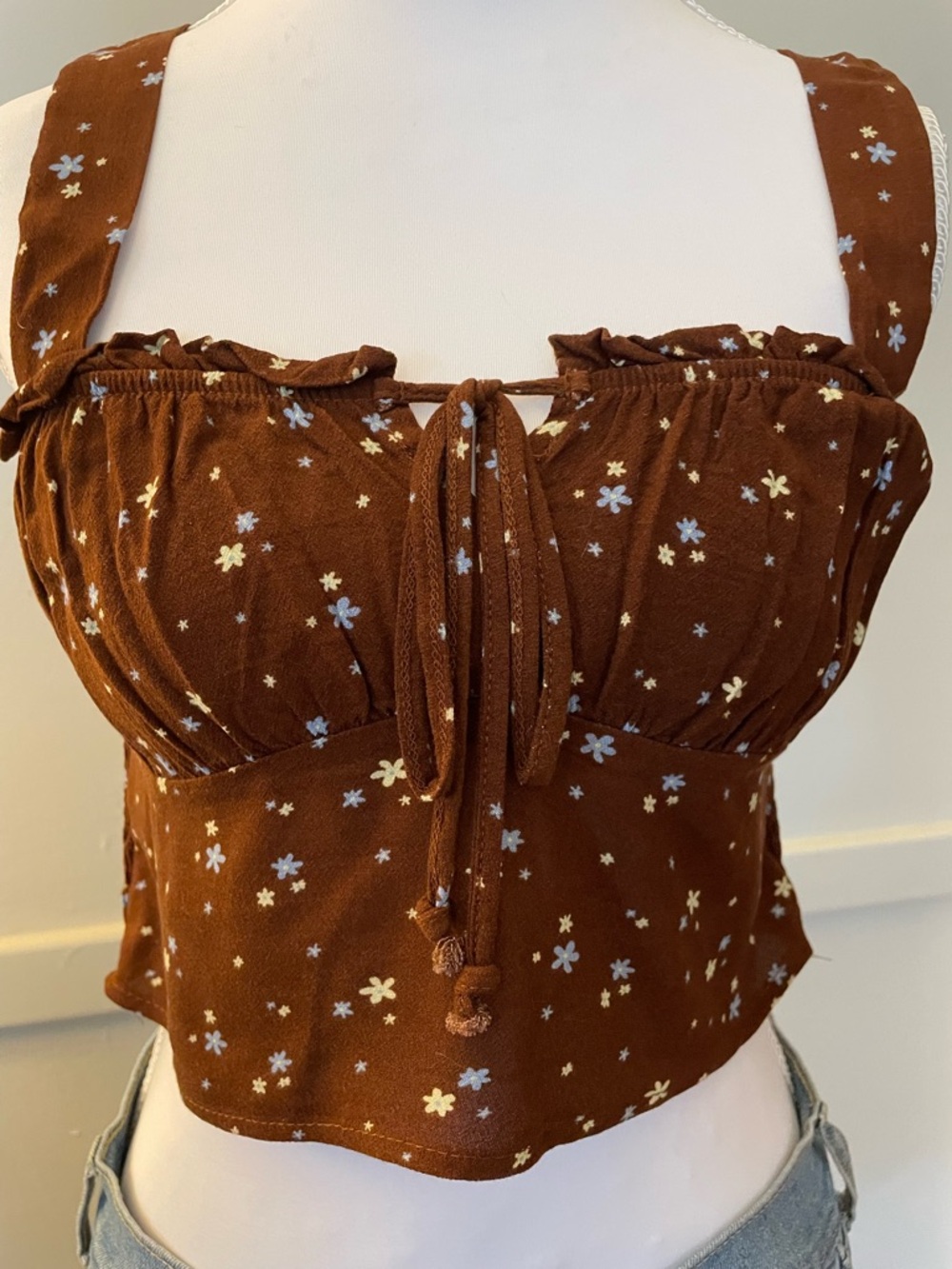 LA HEARTS Brown Floral Tie-Front Square Neck Crop Top - Picture 3 of 7
